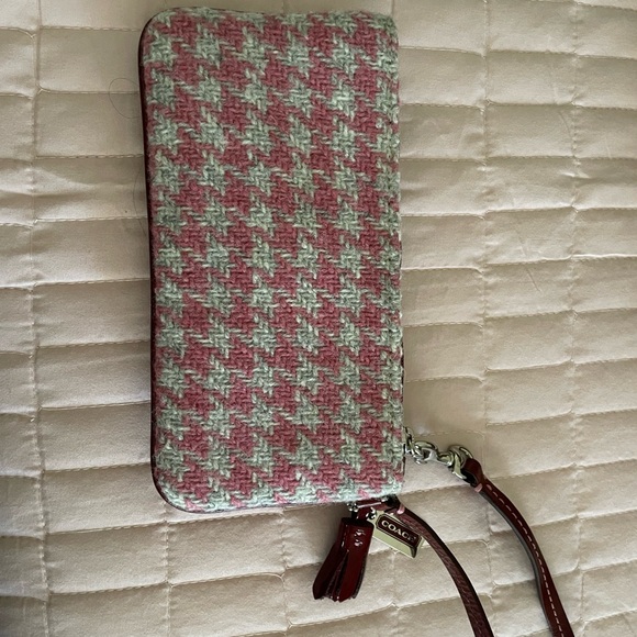 Coach Houndstooth suede, leather , wool wristlet . Never Used! - Picture 3 of 4